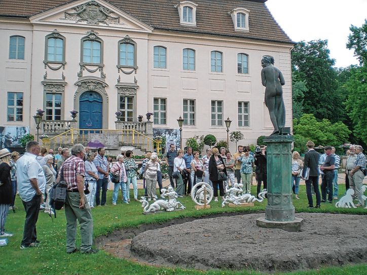 Großes Interesse gab es bei der Vorstellung des Projektes für die Wiederherstellung des Venusbeets im Branitzer Park. Foto: Kayser