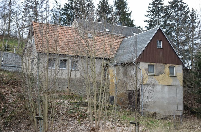 In Cunewalde werden drei Gebäude abgerissen. Unter anderem auch ein ehemaliges Wohnhaus an der Oberlausitzer Straße im Ortsteil Weigsdorf-Köblitz.