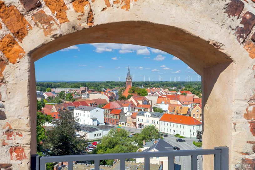 Eine nächtliche Führung auf den Liebenwerdaer Lubwart bietet der Aktionstag „Museum mal vier“ – hier warten freche Turmgespenster und unterhaltsam erzählte Stadthistorie. Foto: LKEE/Franke