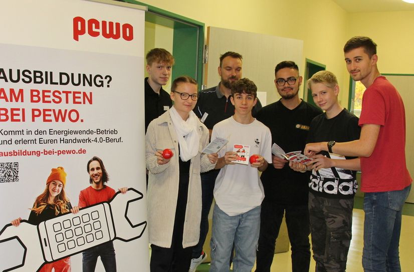 Lilly-Sophie (2.v.l.) und Luca (2.v.r.) haben ihre Berufswahl bereits getroffen.