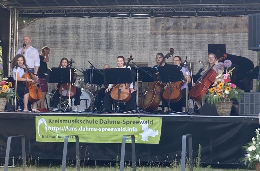 Kreismusikschulenschüler sowie verschiedene Ensembles stellen sich beim Schuljahresabschlusskonzert in Königs Wusterhausen vor.