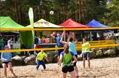 72 Mannschaften messen sich am kommenden Wochenende beim Beach-Volleyball-Turnier am Silbersee.