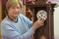 Die Uhrmachermeisterin Liane Kaller ist das Gesicht des diesjährigen Stadtfestes in Stolpen.