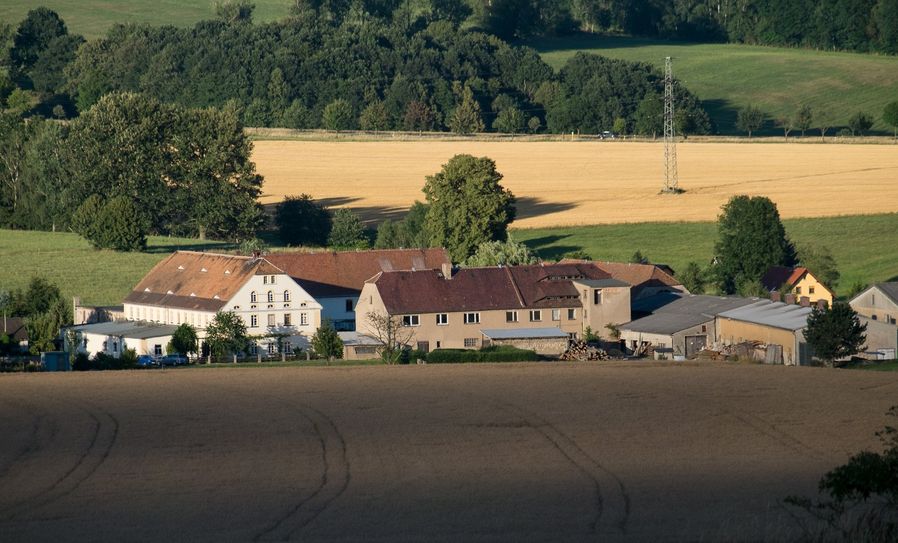Der Kunackenhof in Schlegel bei Zittau hat eine 300-jährige Geschichte. Nun wird auf dem geschichtsträchtigen Hof groß gefeiert.