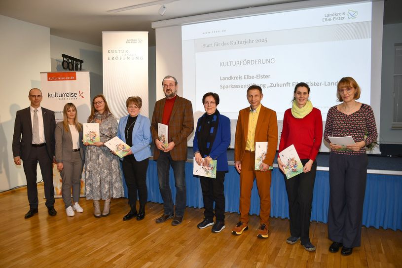 Kulturakteure aus Elbe-Elster konnten sich auch in diesem Jahr über eine finanzielle Unterstützung aus dem gemeinsamen Förderfonds des Landkreises und der Sparkassenstiftung »Zukunft Elbe-Elster-Land« freuen.