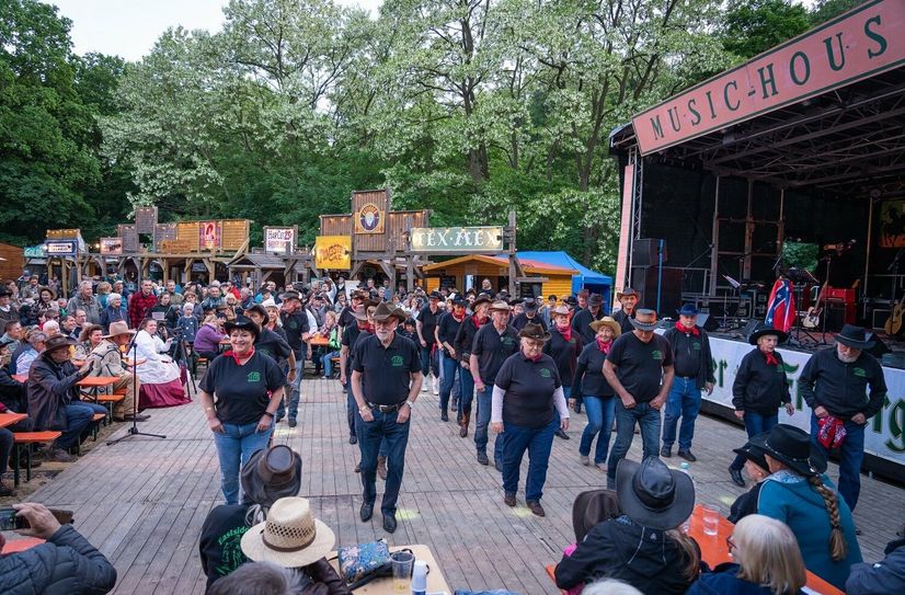 Country-Nacht bei den Karl-May-Festtagen im Lößnitzgrund.