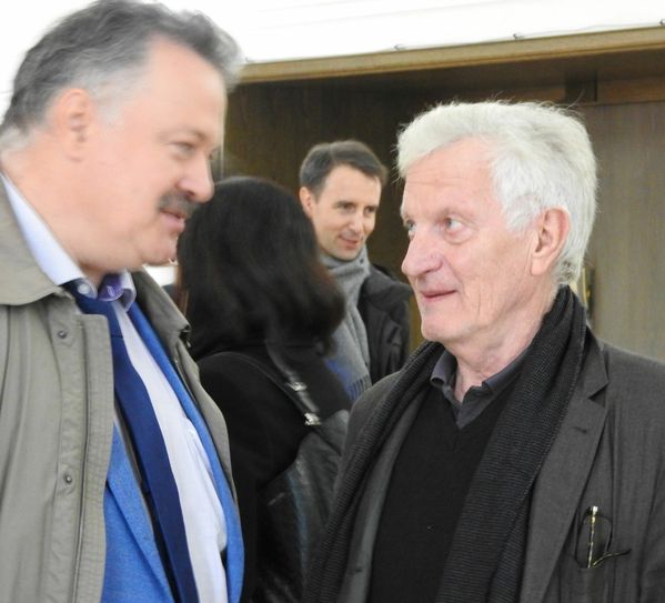 Kunstmäzen Egidio Marzona (re.) schenkte den Staatlichen Kunstsammlungen eine der bedeutendsten und größten Privatsammlungen moderner Kunst des 20. Jahrhunderts. Die Schenkung umfasst bis jetzt 1,7 Millionen Objekte mit einem Wert von 140 Millionen Euro.