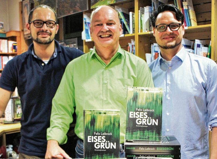 Torsten Mayer (re.) und Christian Kilinski (li.) mit Literaturkenner Felix Leibrock. Foto: ws