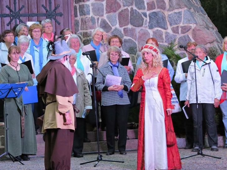 Heimspiel: Veronika Dubau alias Jutta von Kittlitz beim Georgenbergfest am 1. Oktober. Foto: privat