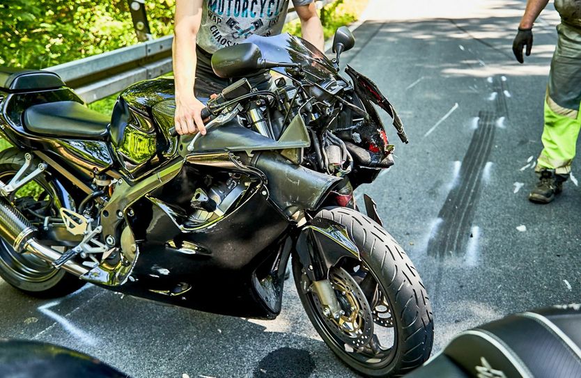 Am Motorrad entstand erheblicher Sachschaden. Foto: Marko Förster