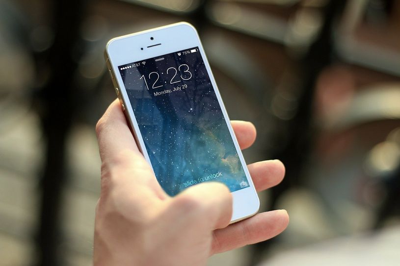 Wer Hilfe mit Handy oder PC braucht, bekommt die jetzt telefonisch. Foto: Pixabay