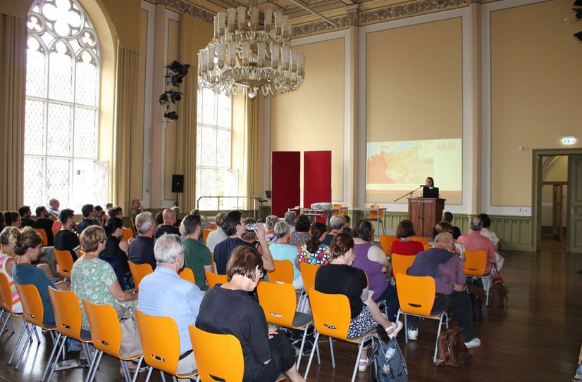 KoKoPol-Mitarbeiterin Dr. Magdalena Telus bei ihrem Vortrag im Augustum-Annen-Gymnasiumin Görlitz anlässlich des Pädagogischen Tages zum Schwerpunkt »Polnische Sprache und Kultur«.