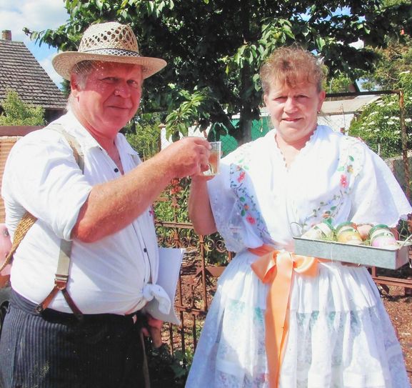 Werner und Ingrid Staritz haben die Familiengärtnerei aufgebaut. Jetzt übernimmt Tochter Kordula Neumann die Geschäftsführung. Foto: Gärtnerei Staritz