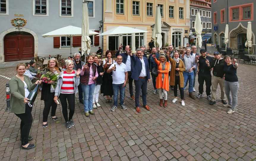 Not macht erfinderisch. Viele Gastronomen und Barbesitzer, wie im Enjoy Bautzen oder der Caracas Bar, bieten Essen und Getränke zum Abholen beziehungsweise für unterwegs an. Foto: Sandro Paufler