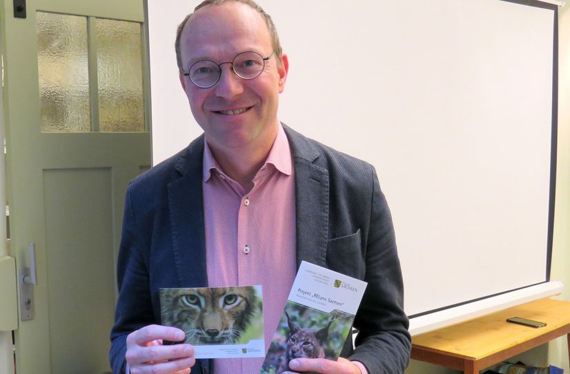 Der Sächsische Umweltminister Wolfram Günther freut sich über das Projekt »RELynx«.