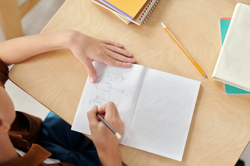 Um Lerndefizite zu bewältigen, hat das Kultusministerium jetzt einen Plan vorgelegt. Der sieht das Setzen von Inhaltlichen Schwerpunkten für das aktuelle Schuljahr und Lernstandserhebungen und Anpassungen der Lehrpläne fürs kommende Schuljahr vor. Foto:  Max Fischer from Pexels