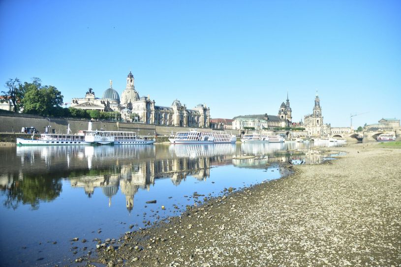 Derzeit beträgt der Pegel der Elbe in Dresden 59 Zentimeter. Einige Schiffe können längst nicht mehr fahren. Foto: Schiller
