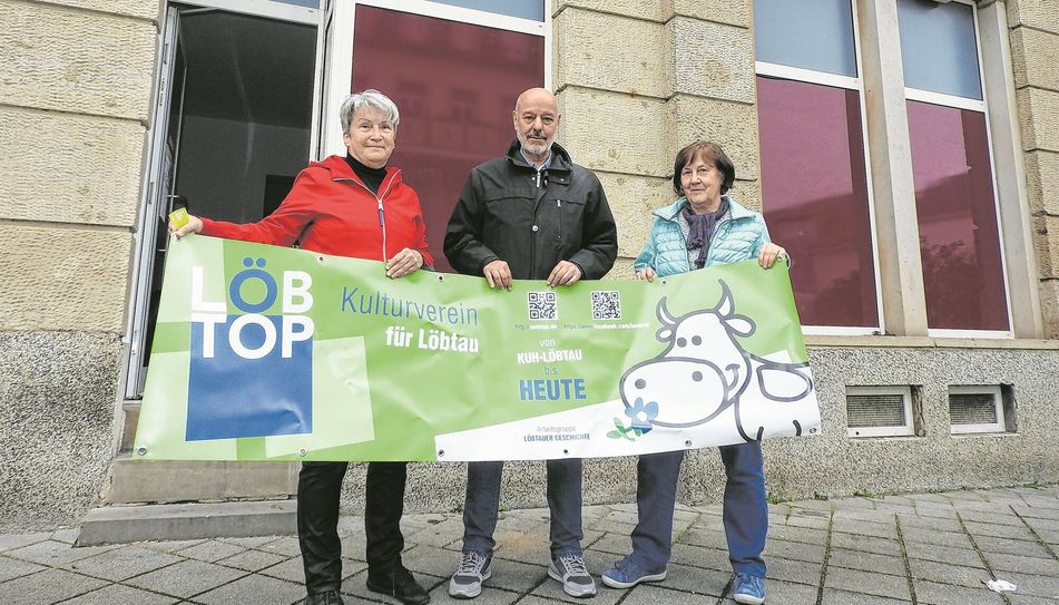 Andrea Zwirner, Rainer Leschhorn und Marlis Goethe (v.l.n.r.) vom Löbtop e.V. vor dem zukünftigen Stadtteiltreff auf der Gohliser Straße.