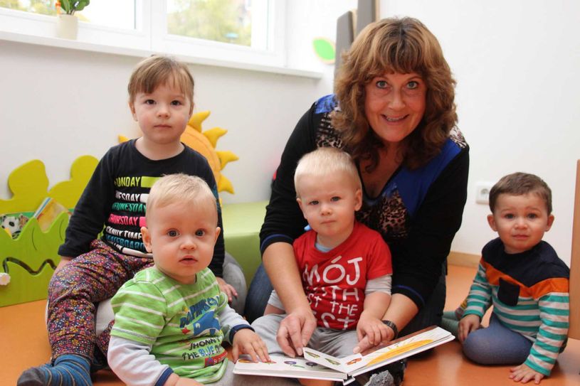 Ebenfalls Platz im Neubau hat die Kinderkrippe „essohminis“ gefunden. Zwölf Kinder im Alter von 0 bis 3 Jahren werden hier u.a. durch Erzieherin Katrin Eichhorst betreut. Foto: jho