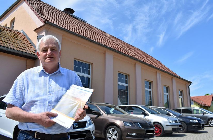 Auf dem Dach der Turnhalle sollen 40 Photovoltaikmodule installiert werden.
