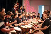 Die "Wazungu Drummers" der Förderschule Riesa begleiteten die Festveranstaltung musikalisch.