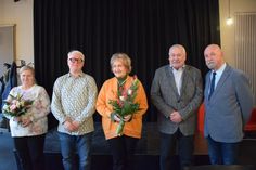 Nach der Ehrung steht Evelin Graf in der Mitte, umrahmt von den Mitnominierten Barbara Burek, Bernd Wiesner und Karl-Heinz Markgraf sowie dem Träger der Ehrennadel Karl-Heinz Seitz (v.l.).