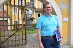 Bürgermeister Norbert Wolf ist auf das Jubiläum seiner Gemeinde vorbereitet. Foto: spa
