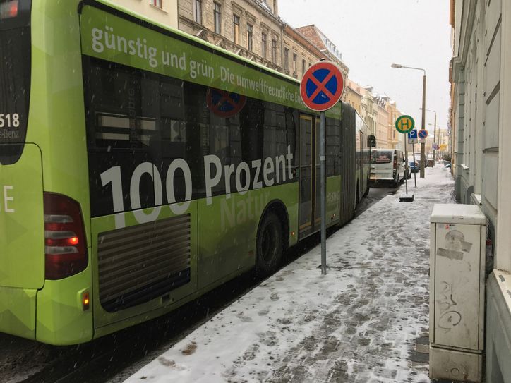 Ab 6. Januar kann die als Ersatz für den Demianiplatz eingerichtete Haltestelle Bismarckstraße/Struvestraße wieder in beide Richtungen bedient werden. Foto: Keil