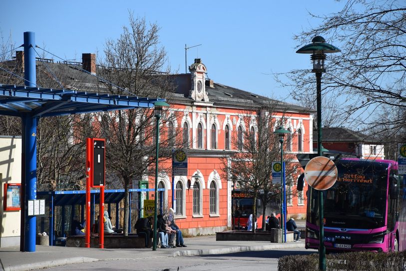 Der Löbauer Bahnhof steht unter Denkmalschutz.