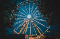 30 Meter Riesenrad am Elbufer