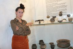 Die neue Schlossherrin, Dr. Karina Iwe, an einem ihrer Lieblingsorte von Schloss Klippenstein, der archäologischen Sammlung.