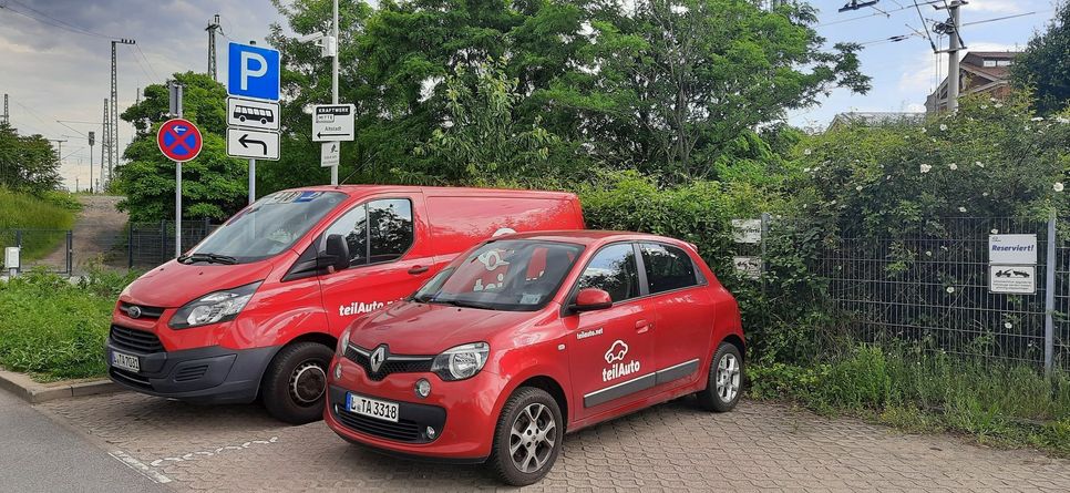 Eine von vielen Carsharing-Stationen in Dresden, hier auf dem Parkplatz Kraftwerk Mitte/Löbtauer Straße. Foto: Pönisch