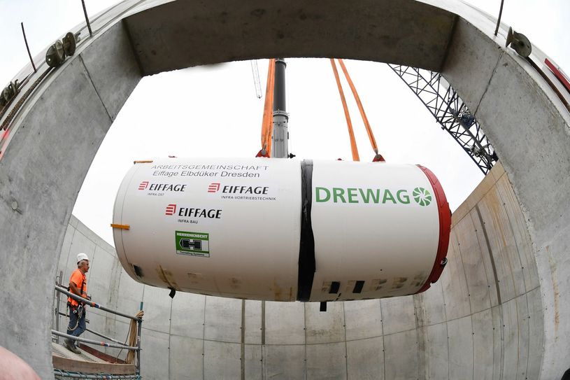Dieser Riesenbohrer wird ab 20. Juli einen 3,20 Meter breiten Tunnel unter der Elbe auf Neustädter Seite bohren. Foto: Männel