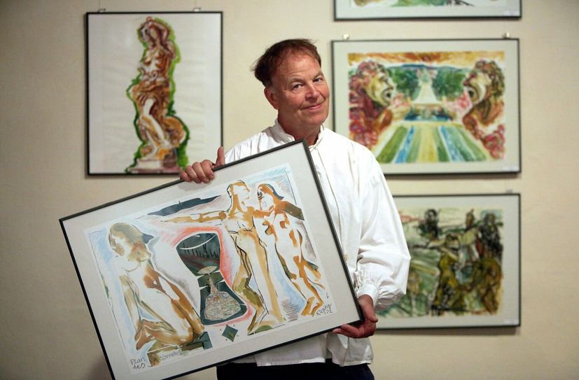 Olaf Klepzig in seiner Ausstellung.