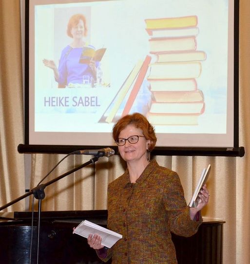 Heike Sabel stellt in Minsk ihr neues Buch vor.