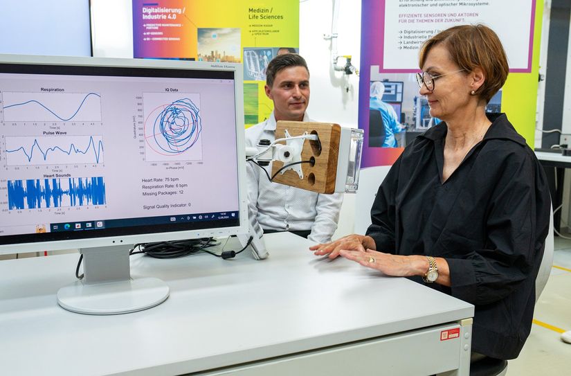 Bettina Stark-Watzinger, Bundesministerin für Bildung und Forschung, am Medizin-Radar. 
Foto: Martin Ender / MUL - CT