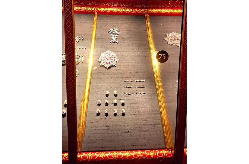 Hier fehlt etwas - nämlich die Epaulette mit dem weltberühmten weißen sächsischen Diamanten.