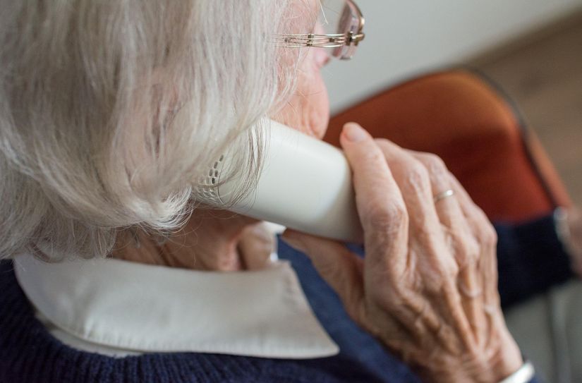Leider werden vermehrt Senioren Opfer von Telefonbetrug.