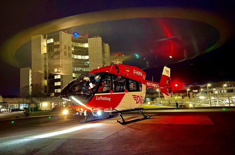 Der H145 Fünfblattrotor bei Nacht.