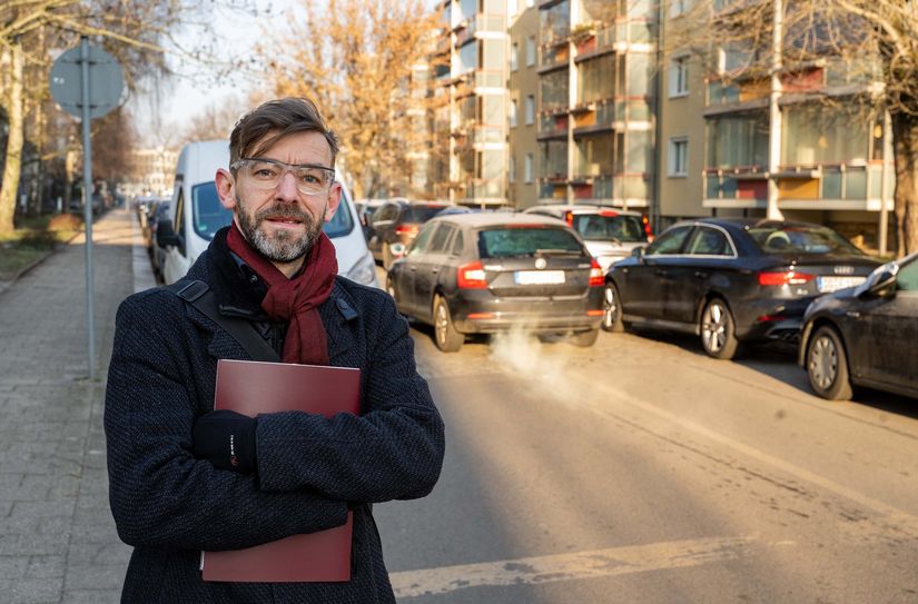 Der Stadtbezirksamtsleiter Christian Barth kann der Stadt nur bedingt Geld für kleinere Maßnahmen dazugeben.