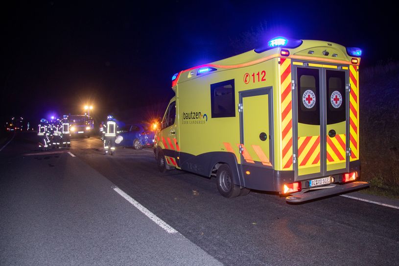 Der Fahrer eines Seat kam auf der B98 von der Fahrbahn ab. Foto: Rocci Klein