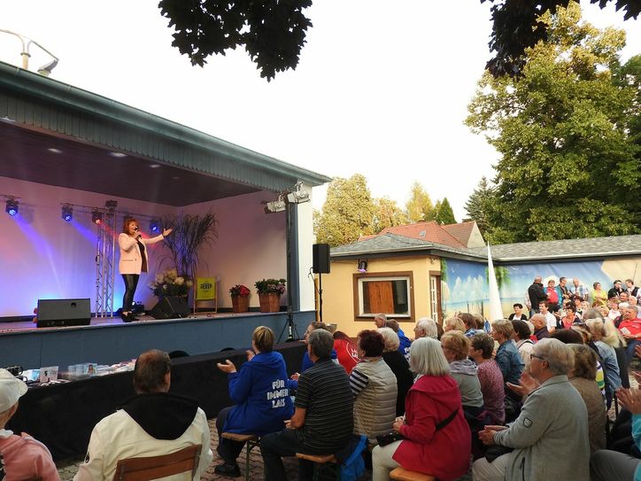 Regina Thoss begeisterte das Publikum beim Musiksommer in Berggießhübel ...