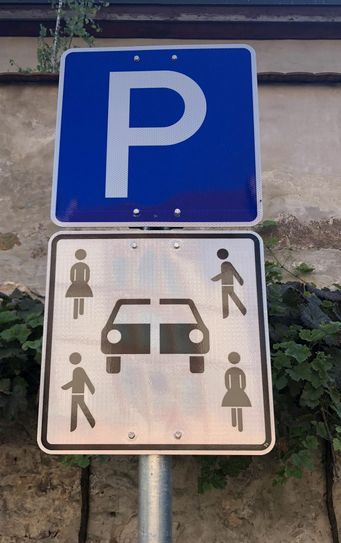 Neues Schild: Carsharing Parkplatz. Foto: Privat