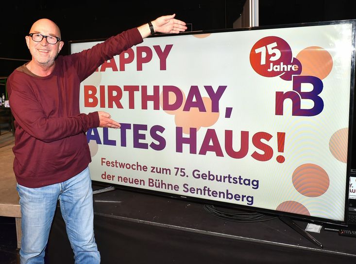 Intendant Manuel Soubeyrand lädt zu einer spannenden und kurzweiligen Festwoche zum 75. Geburtstag der neuen Bühne Senftenberg. Foto: Peter Aswendt