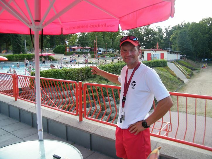 Marko Paeslack (41), Chef-Schwimmmeister, arbeitet seit 20 Jahren im Albert-Schwarz-Bad.                            Foto: Jancke