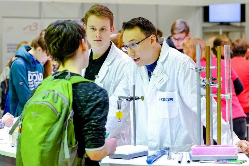 Fachleute aller Branchen stehen für Fragen und Antworten zur Verfügung. Foto: creatyp/Arvid Müller