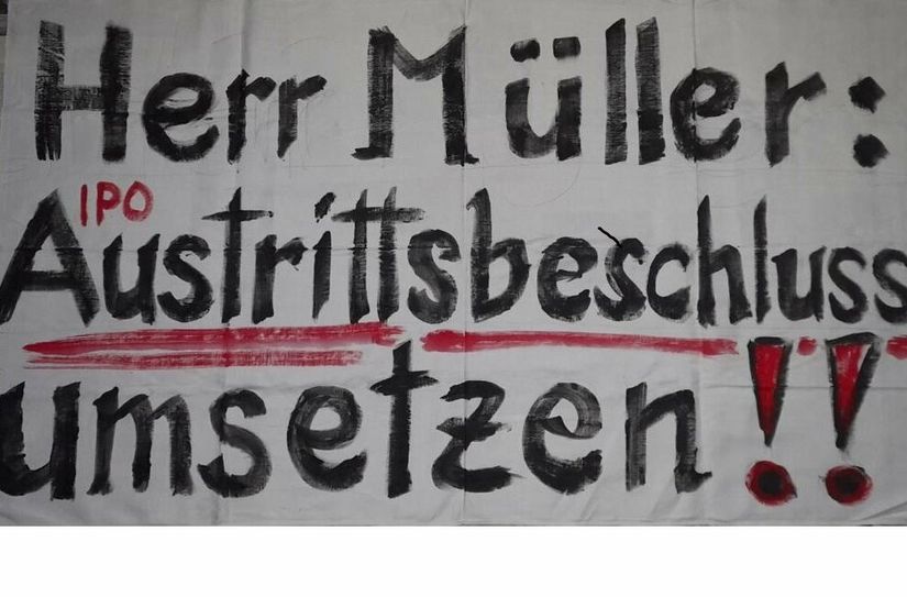 Banner mit Forderungen der Bürgervereinigung.