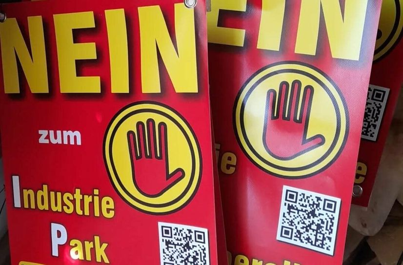 Plakate von "IPO Stoppen".