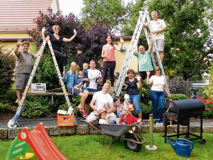 Die Weixdorfer Hausgemeinschaft hat extra für unseren Wettbewerb ein Foto gemacht mit Utensilien, die man sich borgt. Foto: privat