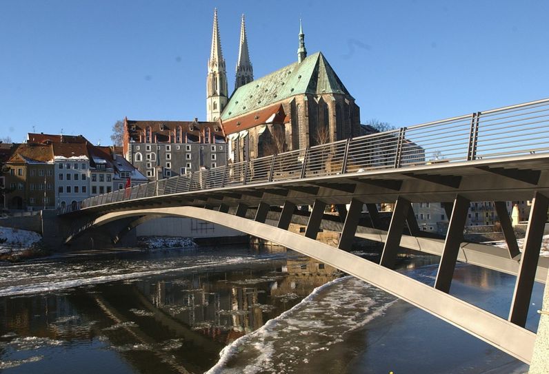 Die Läufer starten am 6. November um 18.30 Uhr auf der Altstadtbrücke. Foto: Lachnit